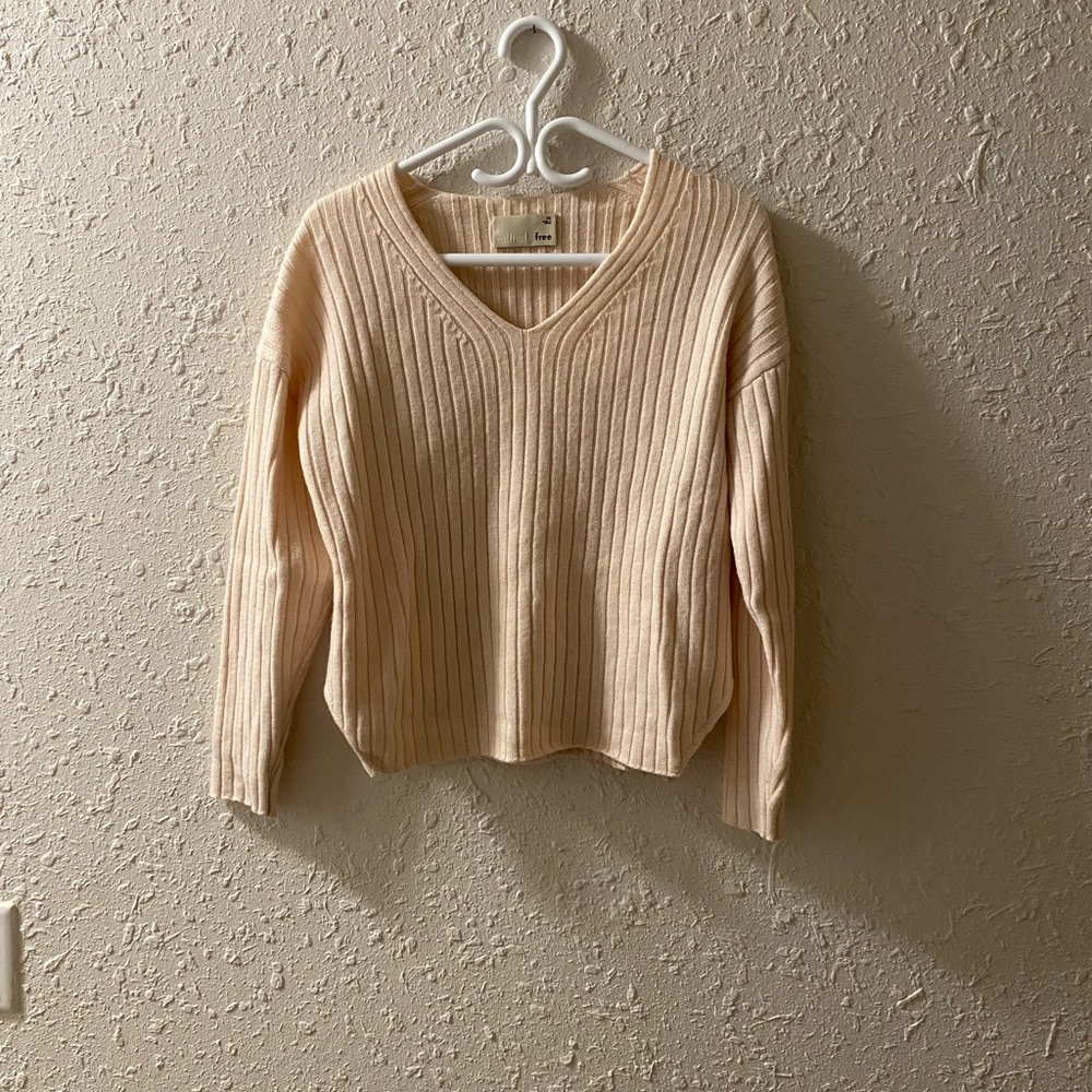 Pale pink Aritzia Wilfred 100% merino wool sweater